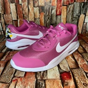 Nike air max Oketo lightweight shoes women’s 7.5
